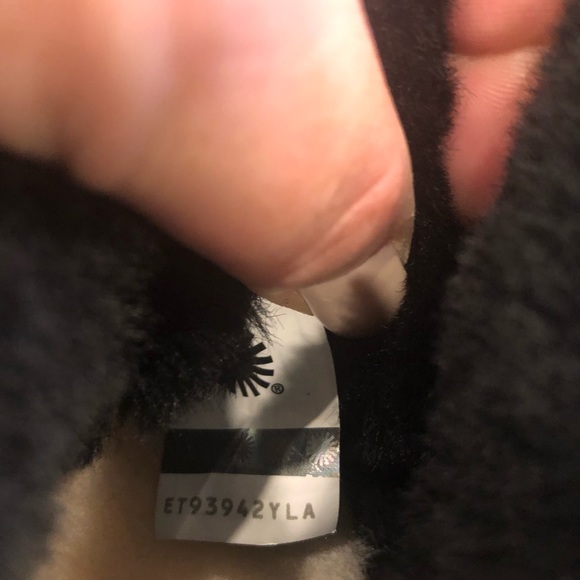 UGGS BOOTS - Picture 6 of 9